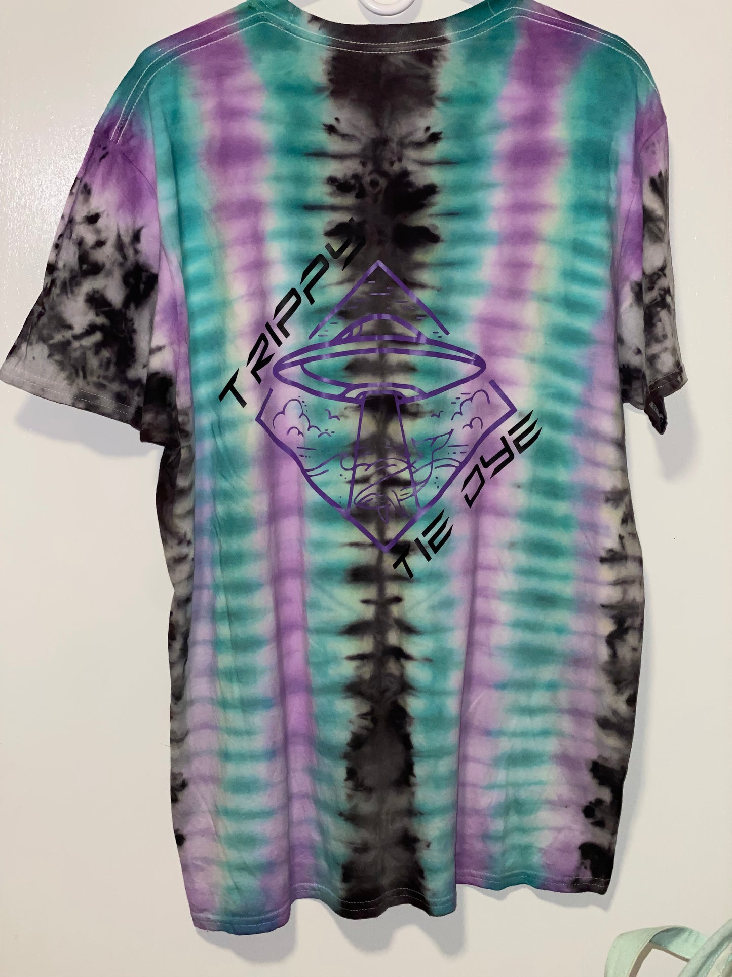Trippy line t shirt
