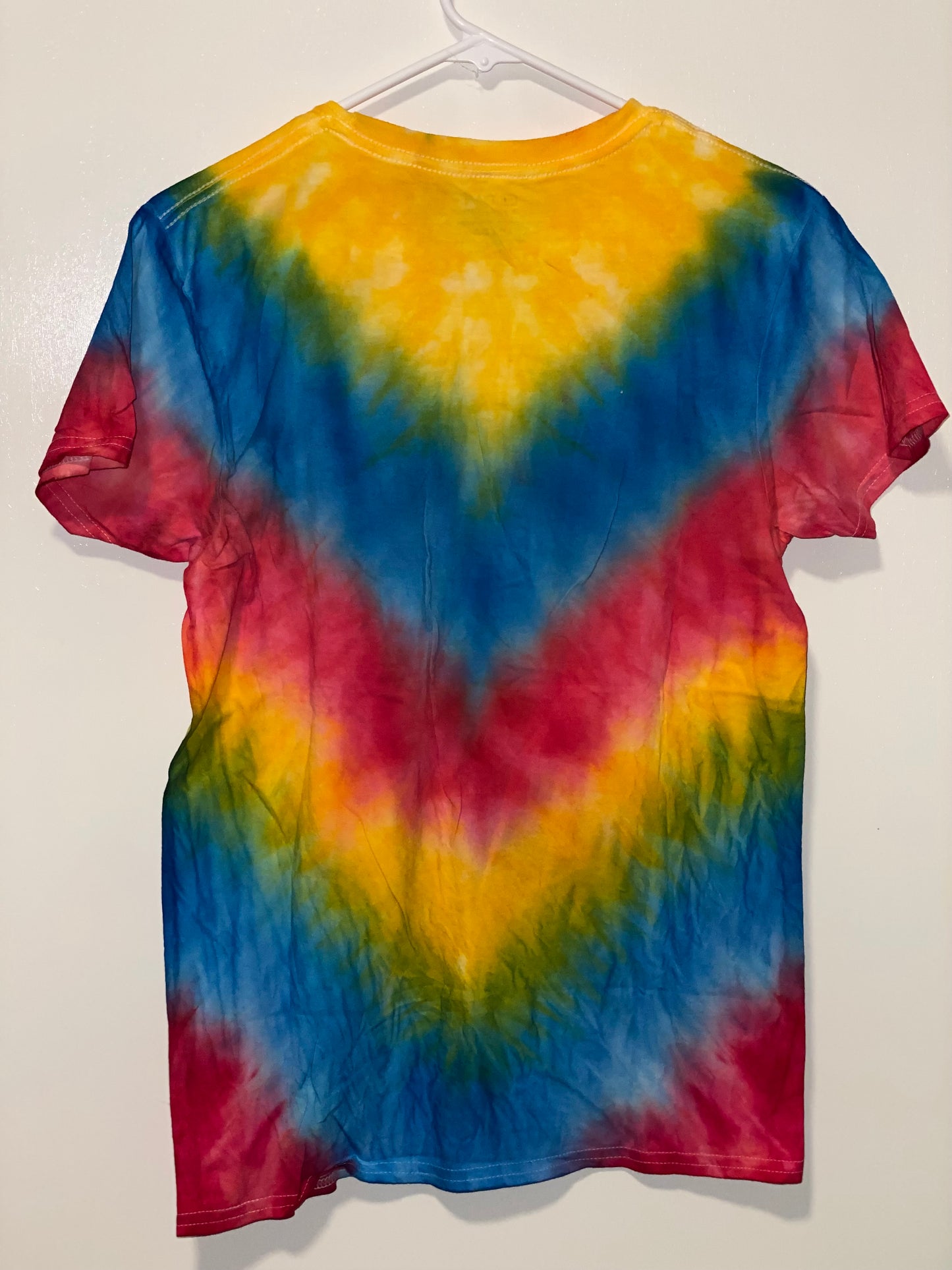 V tie dye shirt